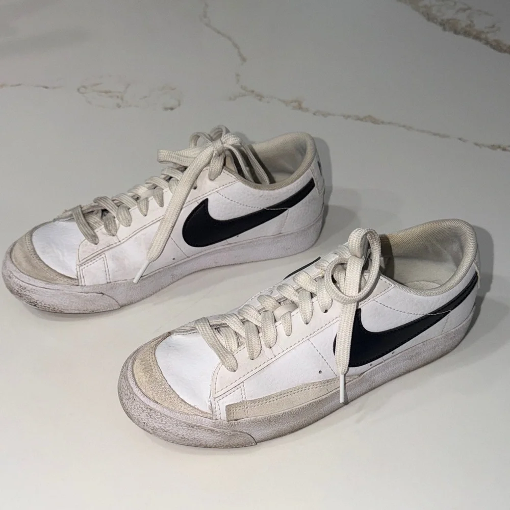 Nike Blazer Low 77 Vintage Sneakers in Black and White | 6Y